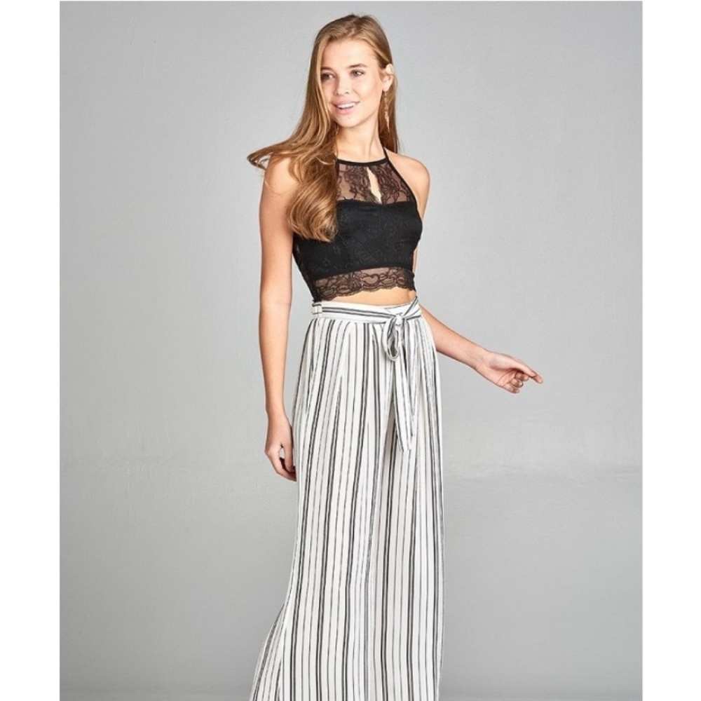 Black Lace Halter Crop Top - Picture 2 of 5